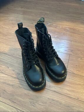 DR MARTENS JADON | Black Lace-Up Combat Boots with Yellow Stitching